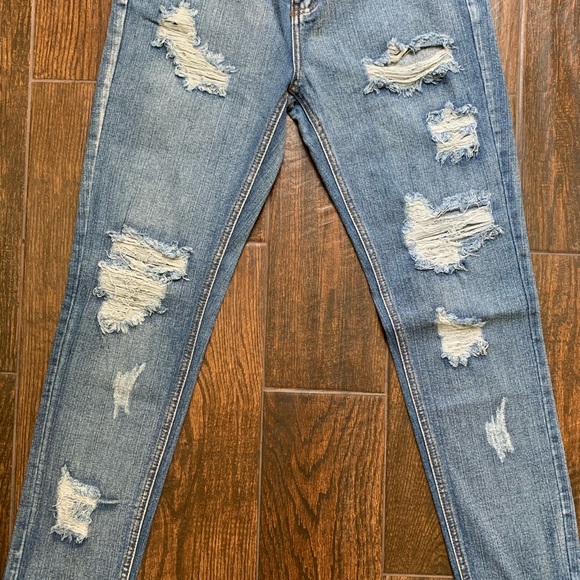 Signature Eight Medium Distressed Boyfriend Jeans - Picture 5 of 9